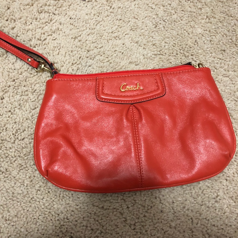 ⭐️Authentic Coach Wristlet⭐️